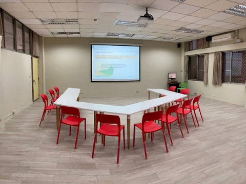 第一教學大樓F107教室圖片